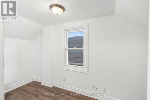 102 Pine Street S, Thorold (557 - Thorold Downtown), ON - Indoor Photo Showing Other Room