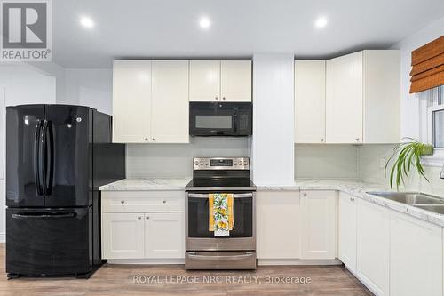 102 Pine Street S, Thorold (557 - Thorold Downtown), ON - Indoor Photo Showing Kitchen With Double Sink With Upgraded Kitchen