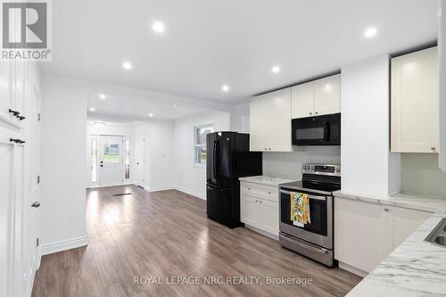 102 Pine Street S, Thorold (557 - Thorold Downtown), ON - Indoor Photo Showing Kitchen