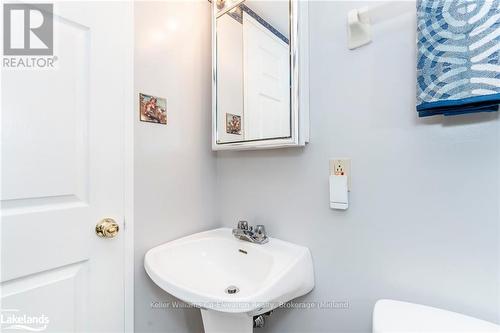 614 - 41 Markbrook Lane, Toronto (Mount Olive-Silverstone-Jamestown), ON - Indoor Photo Showing Bathroom