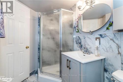 614 - 41 Markbrook Lane, Toronto (Mount Olive-Silverstone-Jamestown), ON - Indoor Photo Showing Bathroom