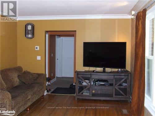 1670 Windermere Road, Muskoka Lakes (Watt), ON - Indoor Photo Showing Living Room