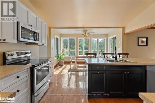 359 Brunel Road, Huntsville (Brunel), ON - Indoor Photo Showing Kitchen With Double Sink