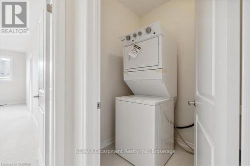 1396 National, Burlington (Tyandaga), ON - Indoor Photo Showing Laundry Room