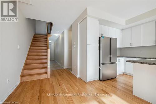 1396 National, Burlington (Tyandaga), ON - Indoor Photo Showing Kitchen