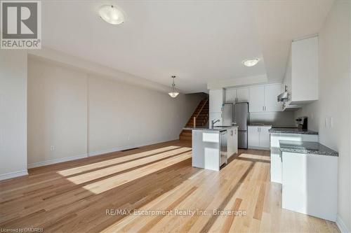 1396 National, Burlington (Tyandaga), ON - Indoor Photo Showing Kitchen