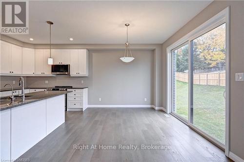 442 Westhaven Street, Waterloo, ON - Indoor Photo Showing Kitchen With Double Sink