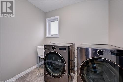 442 Westhaven Street, Waterloo, ON - Indoor Photo Showing Laundry Room