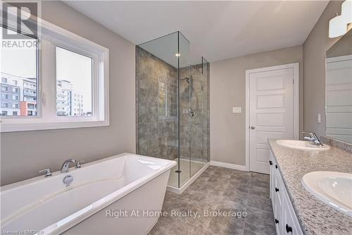 442 Westhaven Street, Waterloo, ON - Indoor Photo Showing Bathroom