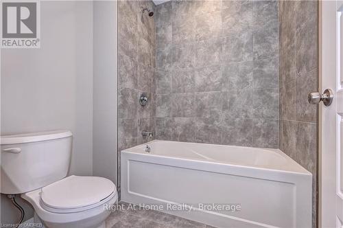 442 Westhaven Street, Waterloo, ON - Indoor Photo Showing Bathroom