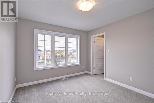 442 Westhaven Street, Waterloo, ON - Indoor Photo Showing Other Room