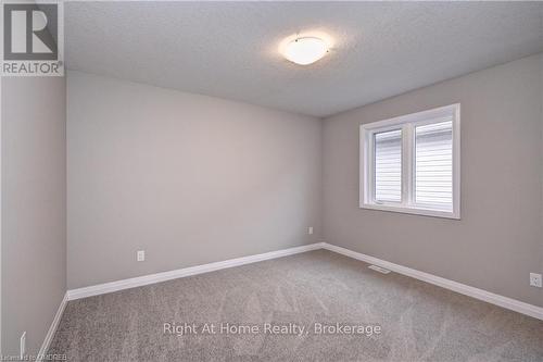 442 Westhaven Street, Waterloo, ON - Indoor Photo Showing Other Room