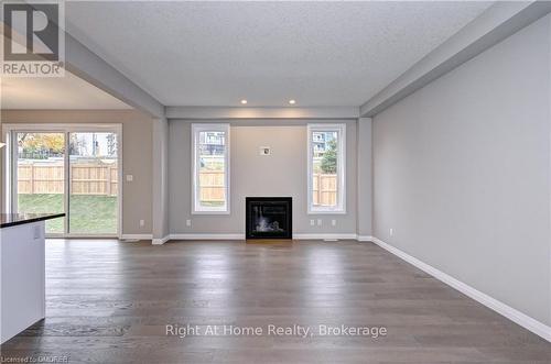 442 Westhaven Street, Waterloo, ON - Indoor Photo Showing Living Room