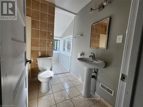 4848 Second Avenue, Niagara Falls (211 - Cherrywood), ON - Indoor Photo Showing Bathroom