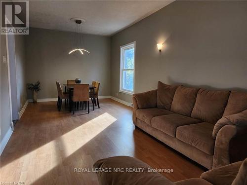 4848 Second Avenue, Niagara Falls (211 - Cherrywood), ON - Indoor Photo Showing Living Room