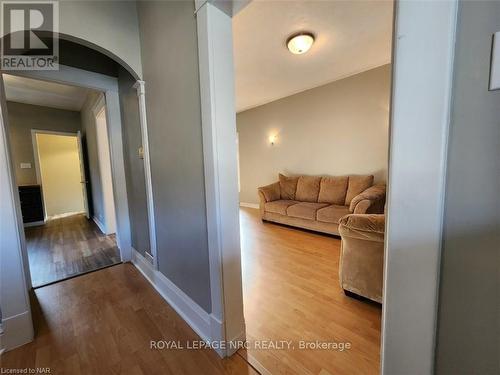 4848 Second Avenue, Niagara Falls (211 - Cherrywood), ON - Indoor Photo Showing Other Room