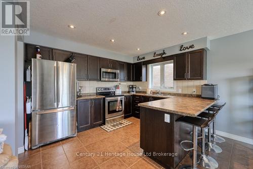 531 Champlain Avenue, Woodstock (Woodstock - South), ON - Indoor Photo Showing Kitchen With Double Sink