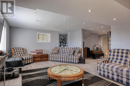 531 Champlain Avenue, Woodstock (Woodstock - South), ON - Indoor Photo Showing Living Room