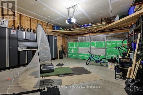 531 Champlain Avenue, Woodstock (Woodstock - South), ON - Indoor Photo Showing Garage