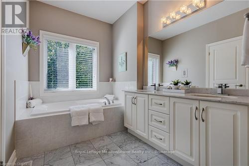 29 Premium Way, Mississauga (Cooksville), ON - Indoor Photo Showing Bathroom