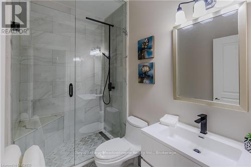 29 Premium Way, Mississauga (Cooksville), ON - Indoor Photo Showing Bathroom