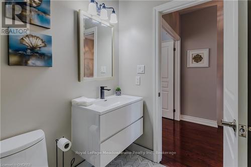 29 Premium Way, Mississauga (Cooksville), ON - Indoor Photo Showing Bathroom