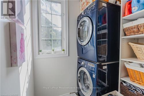 29 Premium Way, Mississauga (Cooksville), ON - Indoor Photo Showing Laundry Room