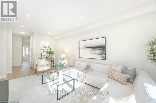 5064 Mercer, Burlington (Appleby), ON - Indoor Photo Showing Living Room