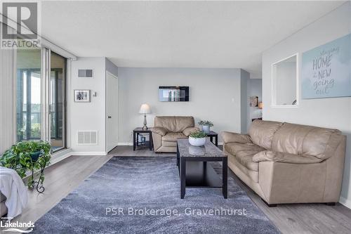 809 - 75 Ellen Street, Barrie (City Centre), ON - Indoor Photo Showing Living Room