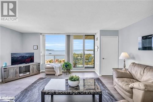 809 - 75 Ellen Street, Barrie (City Centre), ON - Indoor Photo Showing Living Room