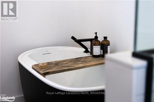 44 Parker Street W, Meaford, ON - Indoor Photo Showing Bathroom