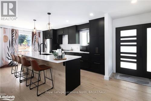 44 Parker Street W, Meaford, ON - Indoor Photo Showing Kitchen With Upgraded Kitchen