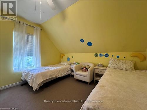 1650 6Th Con Rd W Road, Hamilton, ON - Indoor Photo Showing Bedroom