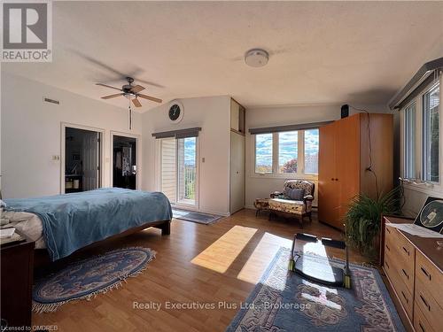 1650 6Th Con Rd W Road, Hamilton, ON - Indoor Photo Showing Bedroom