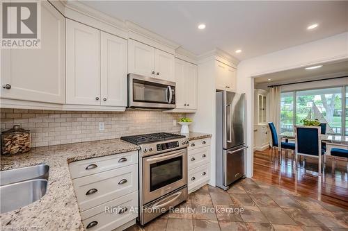 76 Brock Street, Oakville (1002 - Co Central), ON - Indoor Photo Showing Kitchen With Stainless Steel Kitchen With Double Sink With Upgraded Kitchen