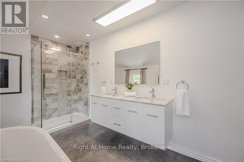 76 Brock Street, Oakville (1002 - Co Central), ON - Indoor Photo Showing Bathroom