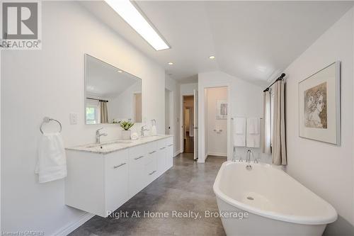 76 Brock Street, Oakville (1002 - Co Central), ON - Indoor Photo Showing Bathroom