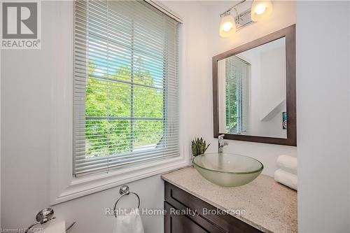 76 Brock Street, Oakville (1002 - Co Central), ON - Indoor Photo Showing Bathroom