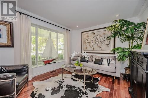 76 Brock Street, Oakville (1002 - Co Central), ON - Indoor Photo Showing Living Room