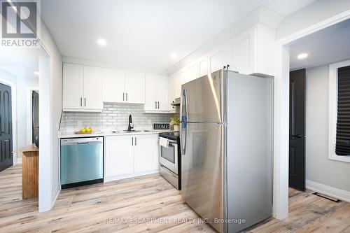 582 Roxborough Avenue, Hamilton, ON - Indoor Photo Showing Kitchen