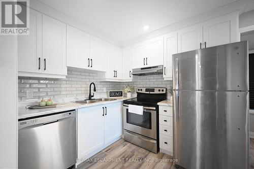 582 Roxborough Avenue, Hamilton, ON - Indoor Photo Showing Kitchen