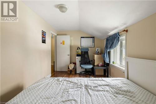 242 Colborne Street, Kingston (East Of Sir John A. Blvd), ON - Indoor Photo Showing Bedroom