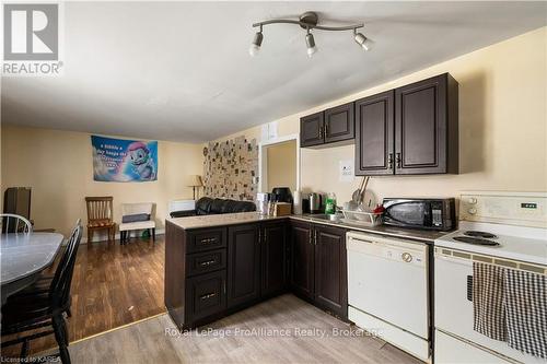 242 Colborne Street, Kingston (East Of Sir John A. Blvd), ON - Indoor Photo Showing Kitchen