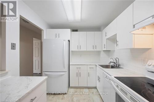 605 - 14 Greenview Drive, Kingston (Central City West), ON - Indoor Photo Showing Kitchen