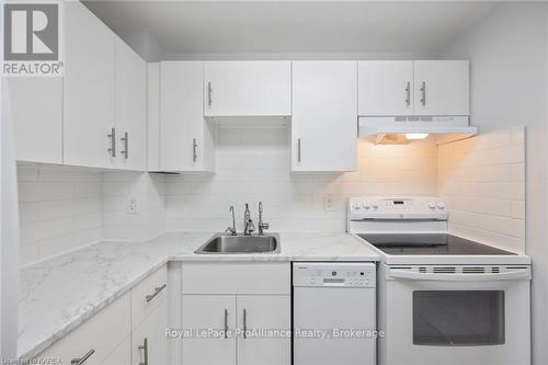 605 - 14 Greenview Drive, Kingston (Central City West), ON - Indoor Photo Showing Kitchen