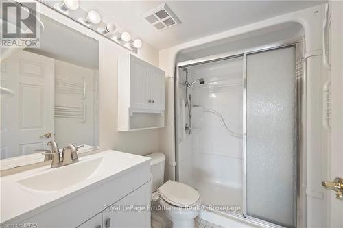 605 - 14 Greenview Drive, Kingston (Central City West), ON - Indoor Photo Showing Bathroom