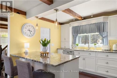 4068 County Road 29, Elizabethtown-Kitley, ON - Indoor Photo Showing Kitchen With Upgraded Kitchen