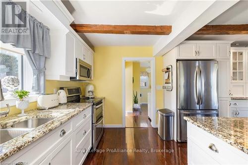 4068 County Road 29, Elizabethtown-Kitley, ON - Indoor Photo Showing Kitchen With Upgraded Kitchen