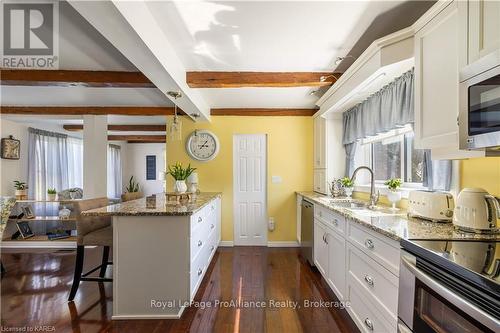 4068 County Road 29, Elizabethtown-Kitley, ON - Indoor Photo Showing Kitchen With Upgraded Kitchen