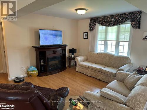 37 Tamerack Avenue, West Nipissing / Nipissing Ouest, ON - Indoor Photo Showing Living Room With Fireplace